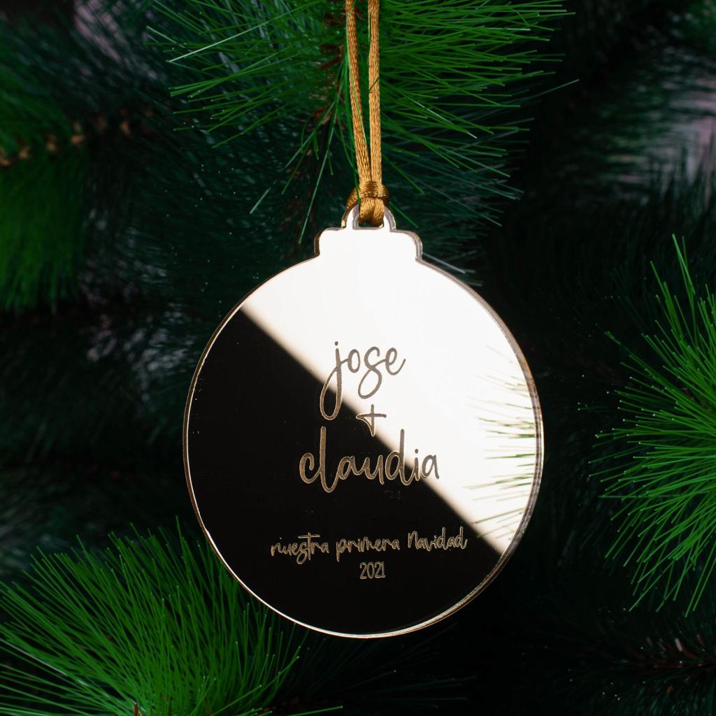 Bola Nuestra primera Navidad
